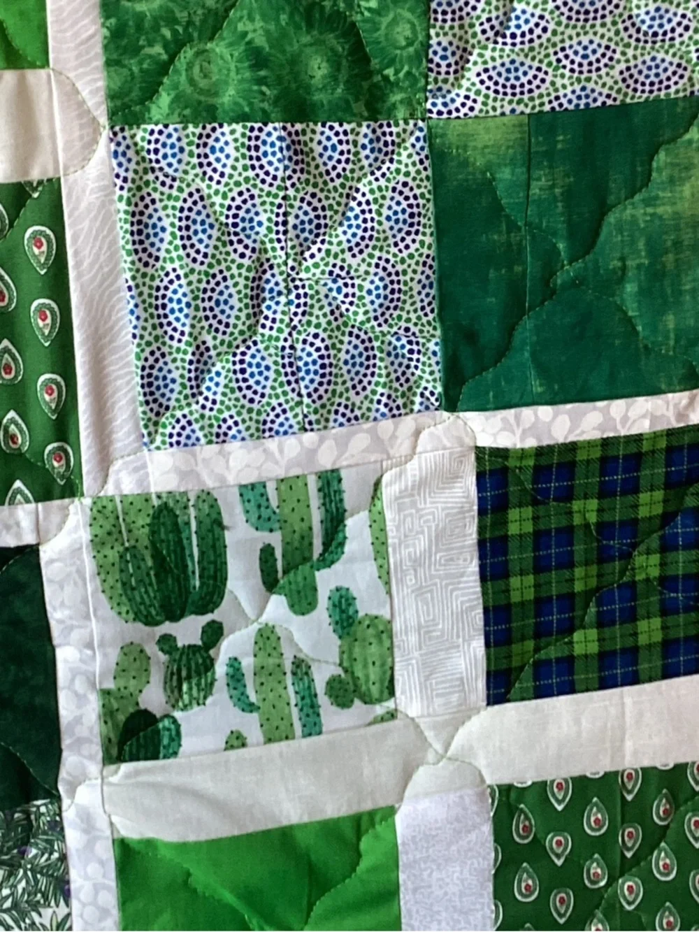 NWT Hand Crafted Green and White Bright Quilt